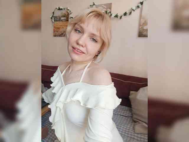 LadyAnny webcam