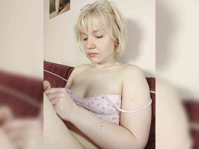 LadyAnny webcam
