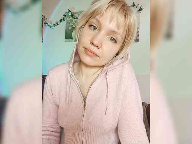 LadyAnny webcam