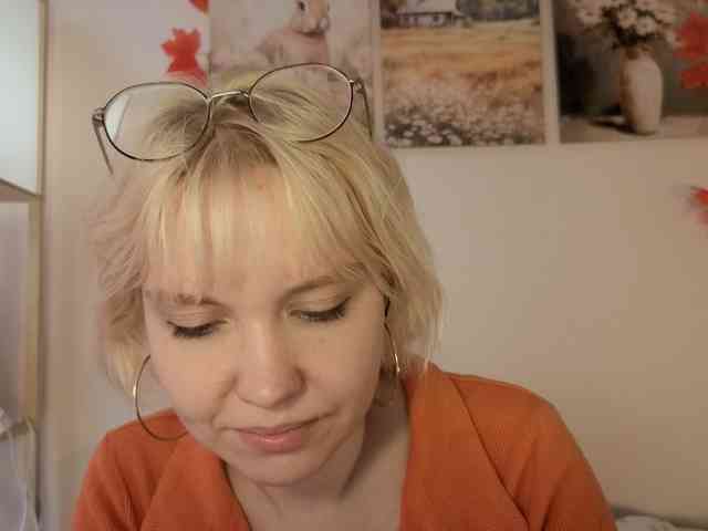 LadyAnny webcam