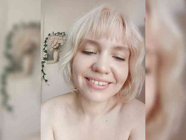 LadyAnny webcam