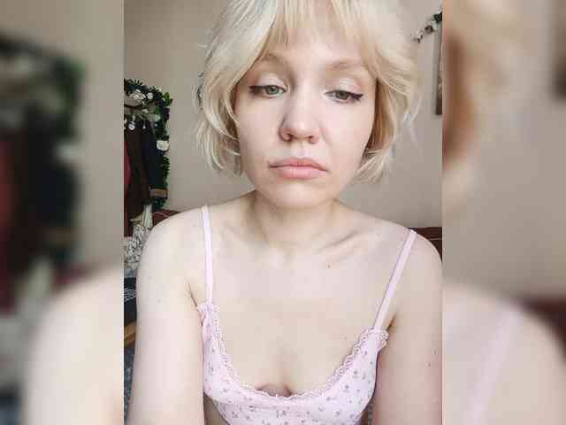 LadyAnny webcam
