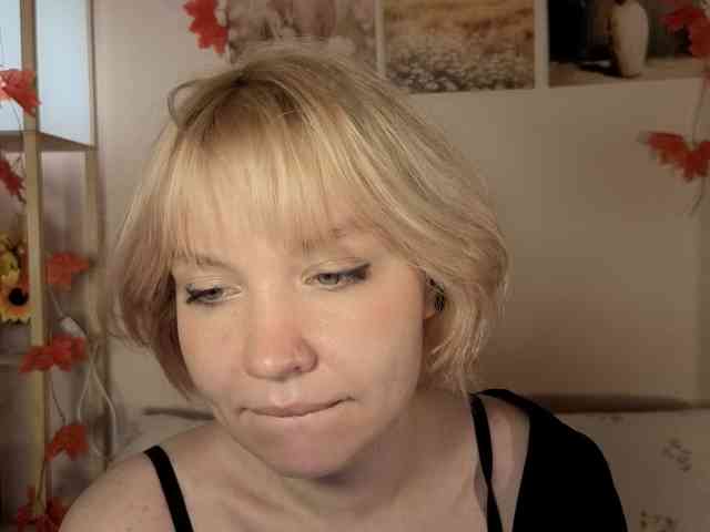LadyAnny webcam
