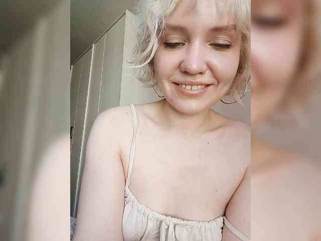 LadyAnny webcam