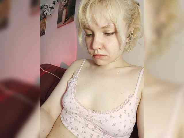 LadyAnny webcam
