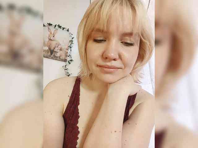 LadyAnny webcam
