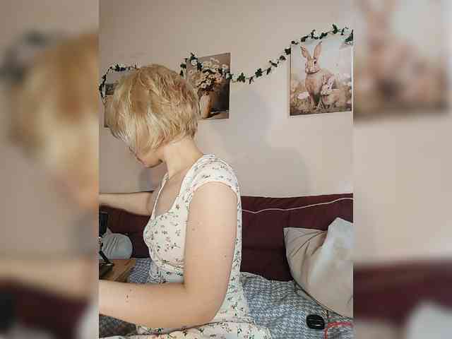 LadyAnny webcam