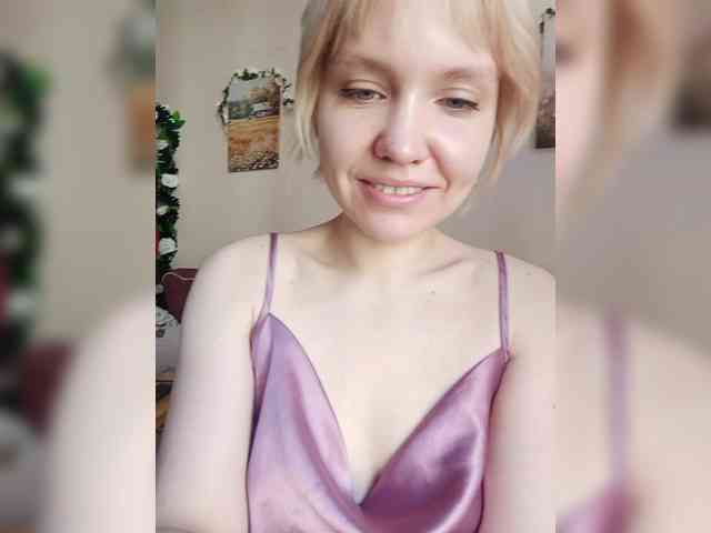 LadyAnny webcam