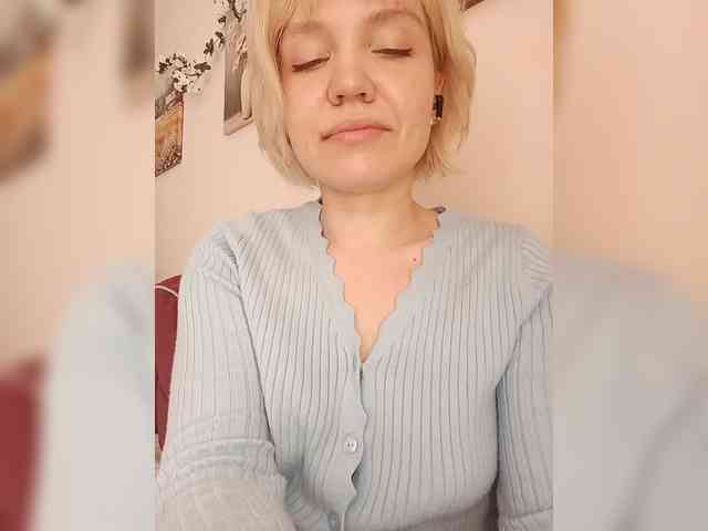 LadyAnny webcam