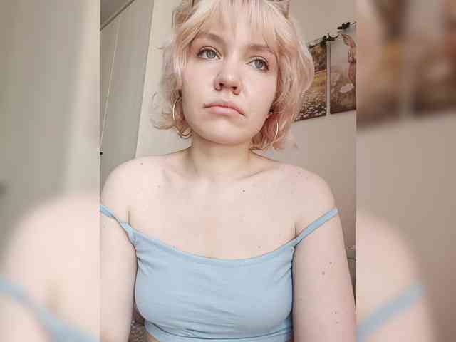 LadyAnny webcam