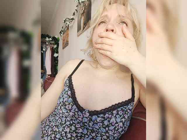 LadyAnny webcam