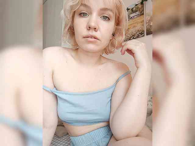 LadyAnny webcam