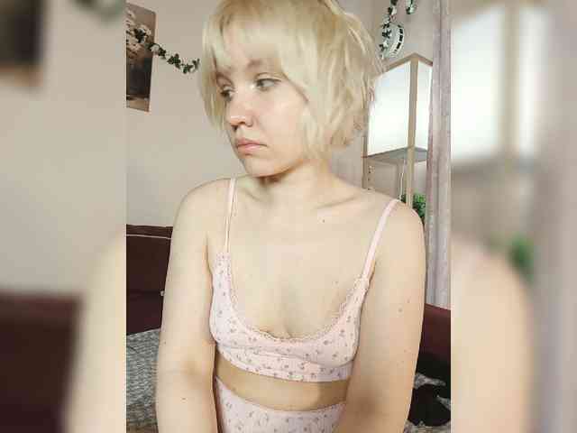 LadyAnny webcam