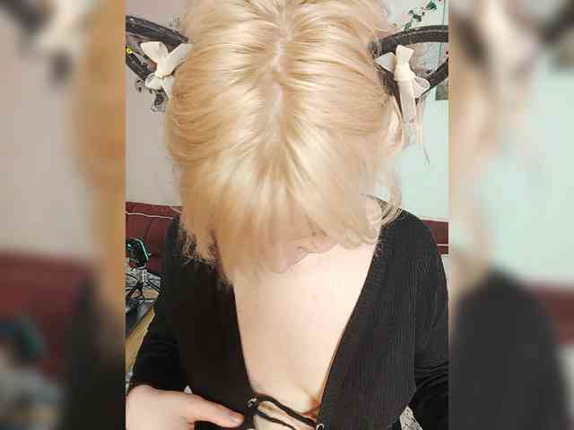 LadyAnny webcam