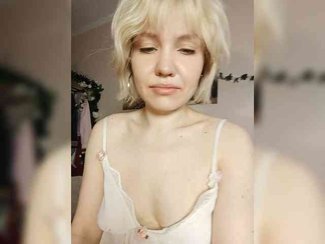 LadyAnny webcam
