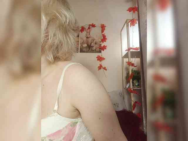 LadyAnny webcam