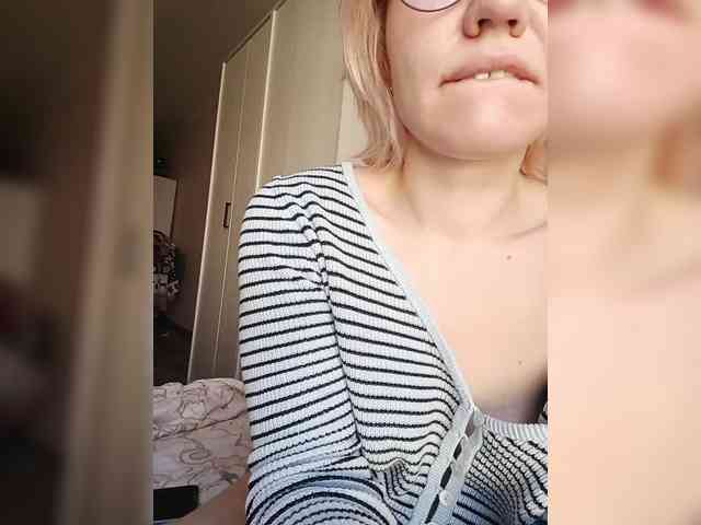 LadyAnny webcam