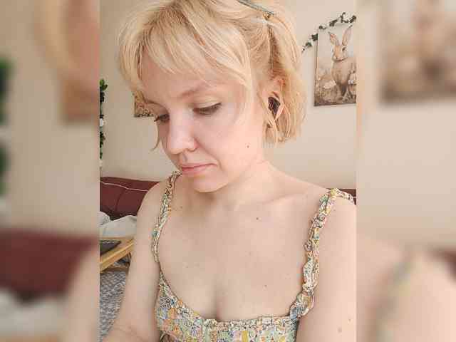 LadyAnny webcam