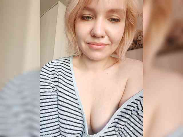 LadyAnny webcam