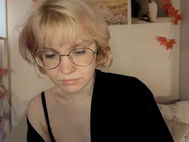 LadyAnny webcam
