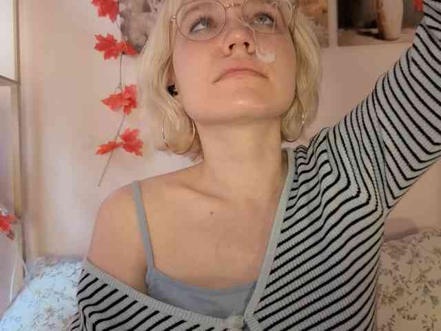LadyAnny webcam
