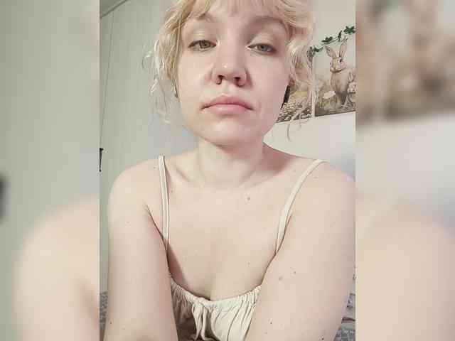 LadyAnny webcam