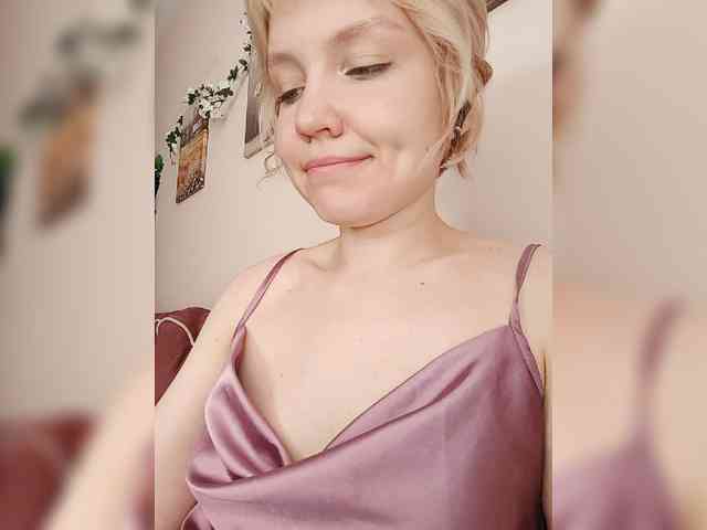 LadyAnny webcam
