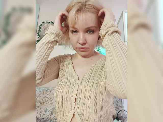 LadyAnny webcam