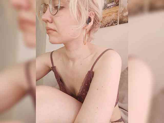 LadyAnny webcam