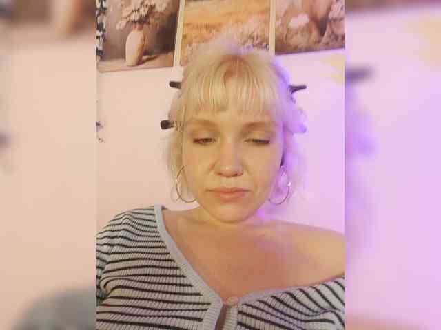LadyAnny webcam