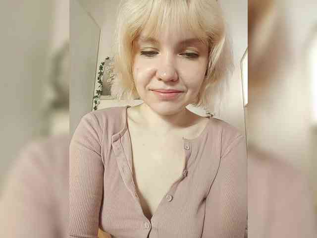LadyAnny webcam