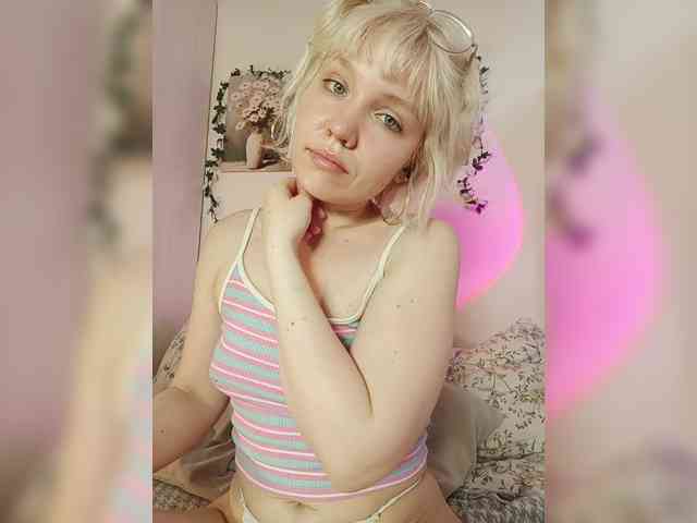 LadyAnny webcam