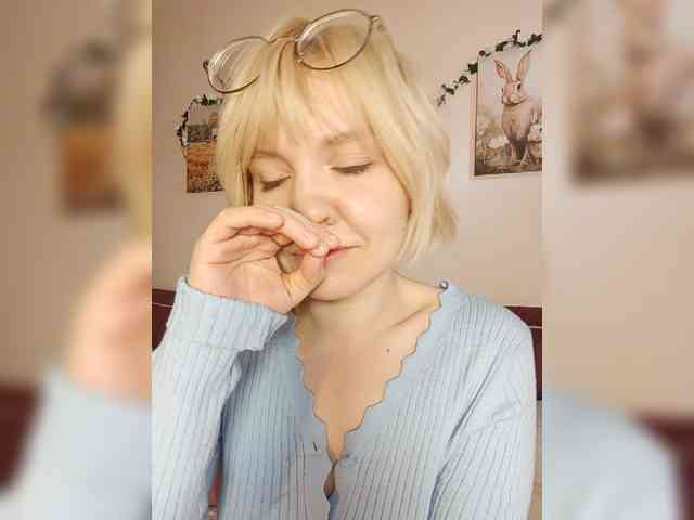 LadyAnny webcam