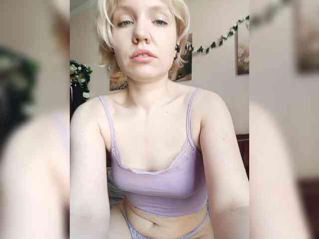 LadyAnny webcam