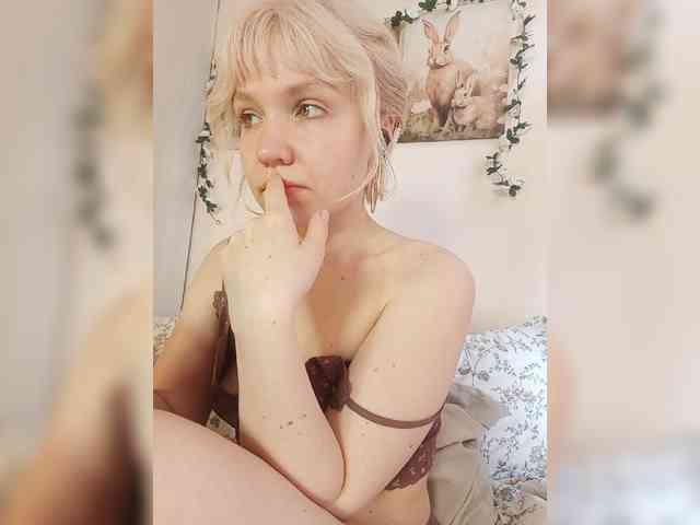 LadyAnny webcam