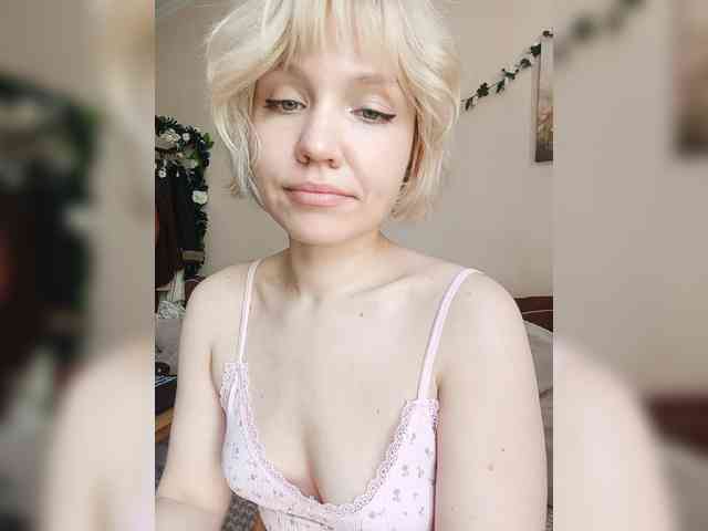 LadyAnny webcam