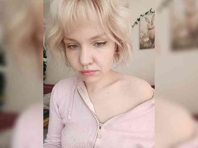 LadyAnny webcam