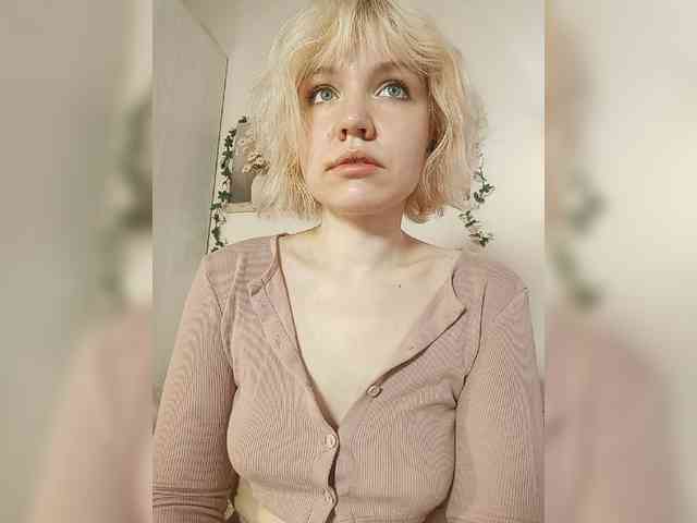 LadyAnny webcam