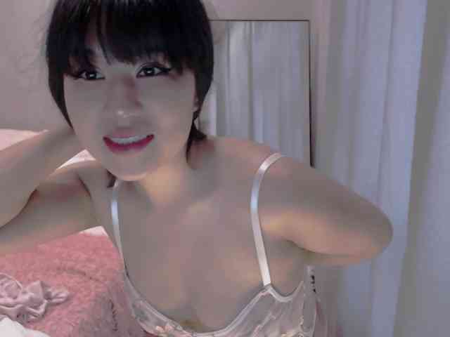 LucyLiu bongacams