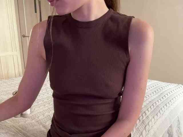 Модель: LornaParty