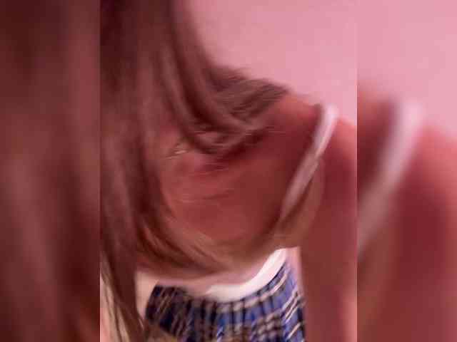 Model: AlenaMusic