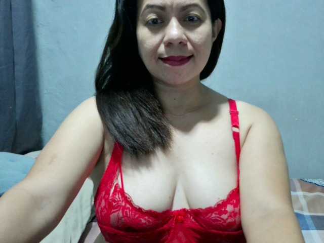 Scarletteb live cam on BongaCams