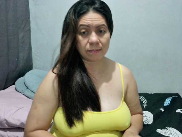 Scarletteb live cam on BongaCams