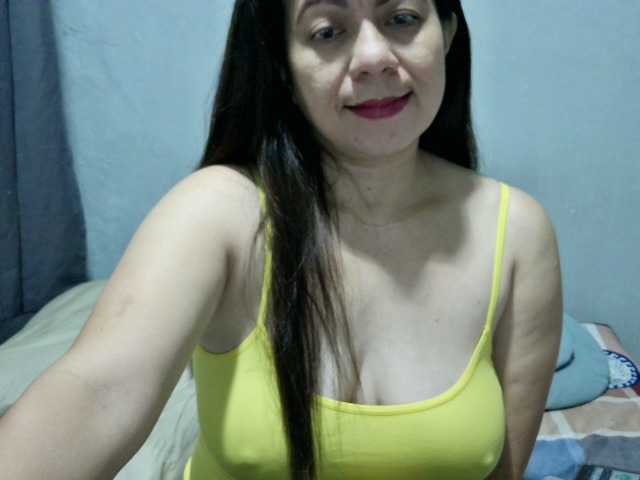 Scarletteb live cam on BongaCams