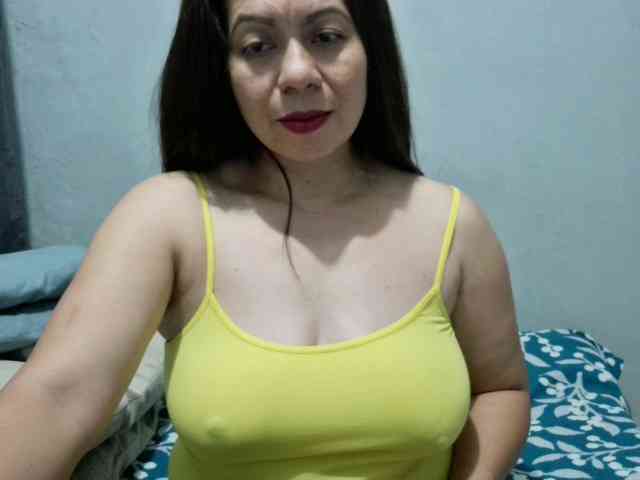 Scarletteb webcam