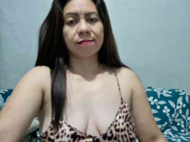 Scarletteb webcam