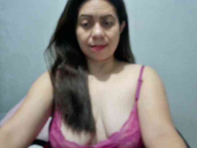 Scarletteb webcam