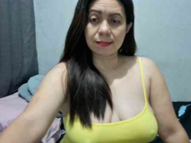 Scarletteb webcam