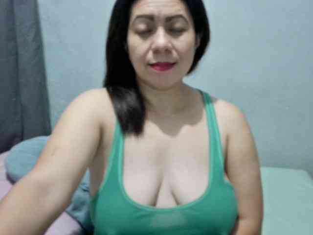 Scarletteb webcam