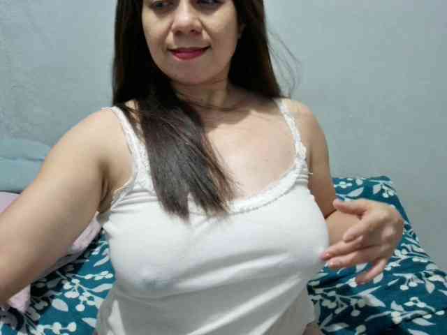 Scarletteb webcam
